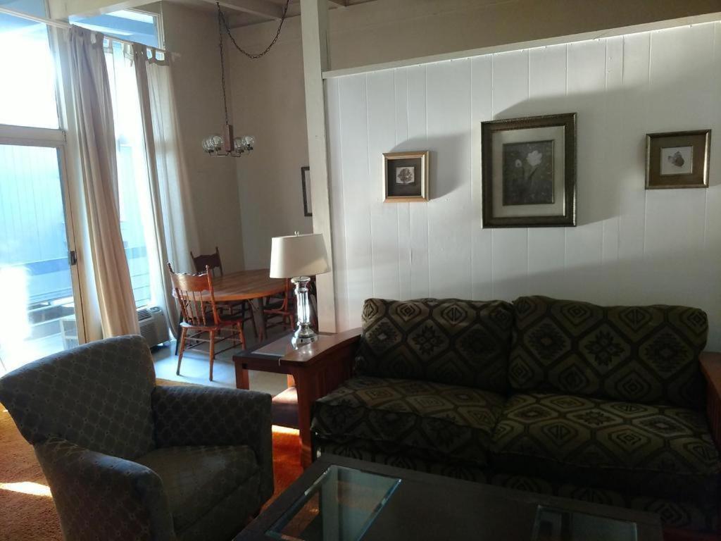 ไฮแลนด์ การ์เดน โฮเต็ล Hotel ลอสแอนเจลิส ภายนอก รูปภาพ