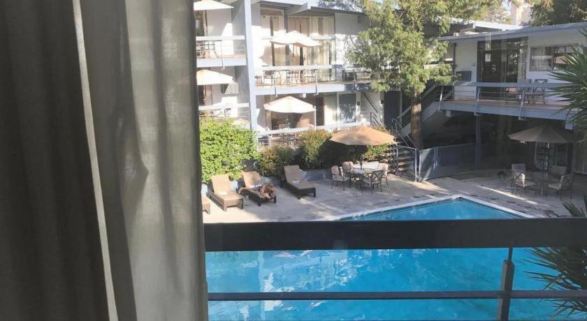 ไฮแลนด์ การ์เดน โฮเต็ล Hotel ลอสแอนเจลิส ภายนอก รูปภาพ